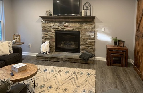 Howard House | Enjoy the peace and quiet in this centrally located Ohio home with a wooded yard