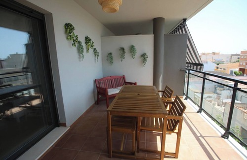Chilches Apartment | Enjoy the sun and the sea in this cozy and modern apartment in Xilxes,