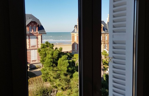 Houlgate Apartment | ENJOY THE UNIQUE EXPERIENCE OF BELLE EPOQUE VILLAS!