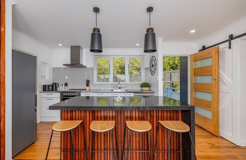 Kerikeri House | Enjoy the View - Kerikeri Holiday Home