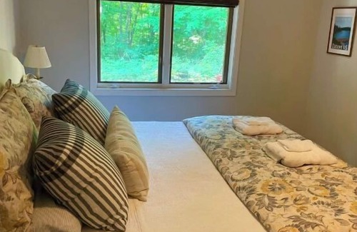 Baileys Harbor Cabin | Enjoy the water and the woods on Kangaroo Lake in Baileys Harbor, WI.