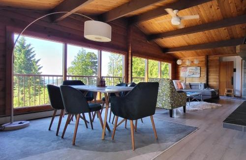 Ucluelet House | Enjoy the West Coast at the Cedar Rock Home.