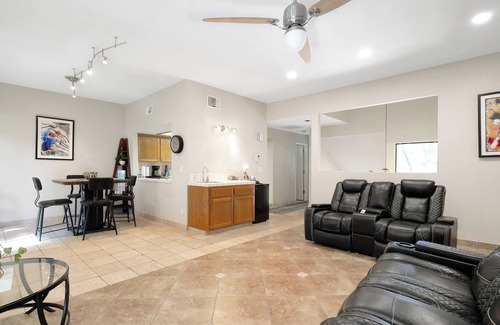 Bakersfield Condo | Enjoyable 3-bedroom condo with AC in charming Bakersfield
