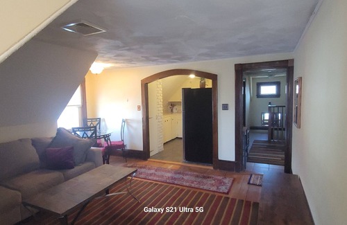 Fall River Apartment | Enjoyable Sunny 2-bedroom apartment with WiFi in Fall River Historical District