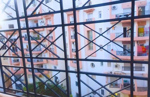 Ennasr Apartment | Ennasr 2 - Jolie S2 avec Internet - Parfait Pour Les familles - Vue panoramique sur la Tunisie - Service Navette