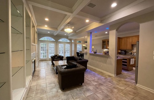 Uptown House | Enspaizo