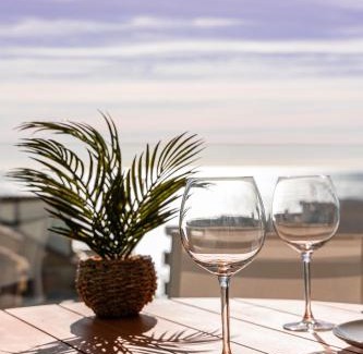 Fuengirola Apartment | Ensuite Sea & Pool Views with Private Parking