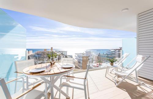 Fuengirola Apartment | Ensuite Sea & Pool Views with Private Parking