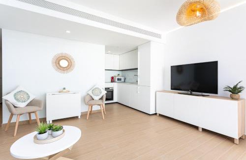 Fuengirola Apartment | Ensuite Sea & Pool Views with Private Parking