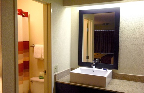 Statesville House | Ensuring a Very Comfortable & Memorable Stay! Pet-friendly, Free Parking!