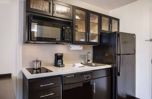 Huntsville Hotel | Ensuring a Very Comfortable & Memorable Stay! 3 Comfortable Units, Pets Allowed