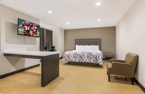 Sulphur Hotel | Ensuring a Very Comfortable & Memorable Stay! Free Parking, Pets Allowed!