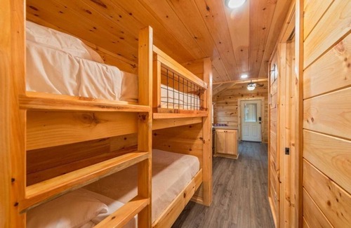 Bryan Cabin | Ensuring a Very Comfortable & Memorable Stay! Full Kitchen, Pool, Pets Allowed