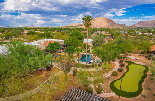 North Scottsdale House | Entertainment Galore! Heated Pool, Relaxing Spa, Putting Green, Bocce Court, BBQ