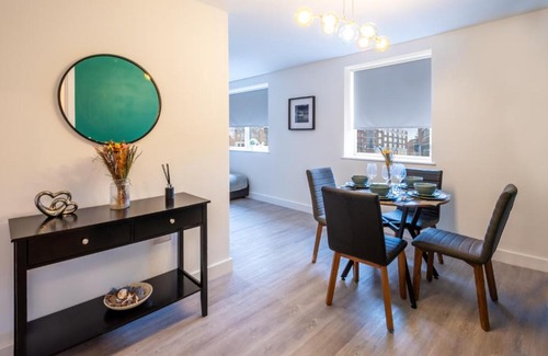 Bradford Apartment | Entire 1 Bedroom Flat Near Bradford Centre and Shipley