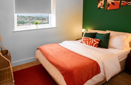 Bradford Apartment | Entire 1 Bedroom Flat Near Bradford Centre and Shipley