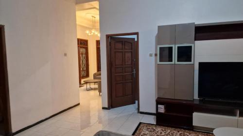 Dinoyo Villa | Entire 250m villa without other guests