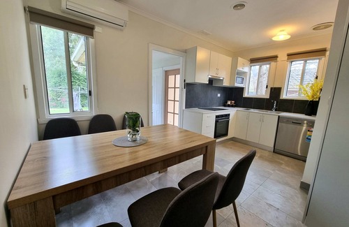 Doveton House | Entire 3 bedroom Doveton home, close to Dandenong Plaza