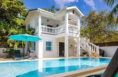 San Pedro Villa | Entire 3-house Villa in San Pedro, Belize 14 guests, 8 beds, 4 baths WiFi, AC