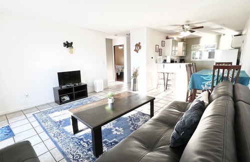 Historic Kailua Village Apartment | Entire 3bedrooms Apt. w/Balcony & Ocean Sunset View, Great Location