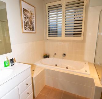 Middleton Grange House | Entire 4 Bed Rooms Sanctuary