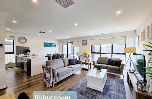 Clyde North House | Entire 4 bedroom Clyde North home., no sharing