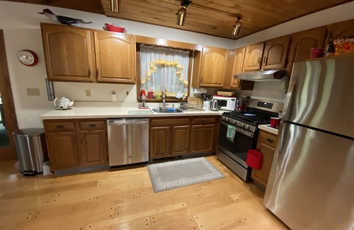 Lake Ariel Ski Chalet | Entire Beautiful House, in The Hideout, Lake Ariel PA