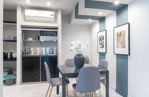 Psirri Apartment | Entire Building in the Heart of Athens – Sleeps 15 with Private Rooftop Terrace