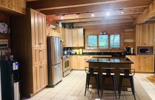 Collingwood Ski Chalet | Entire Chalet in Prime Location - close to hiking, beaches, golf, trails & more!