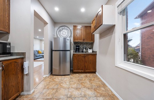 Aurora House | Entire Cheerful House