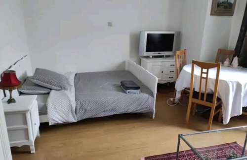Koekelberg Apartment | Entire cozy three bedroom apartment in Bruxelles