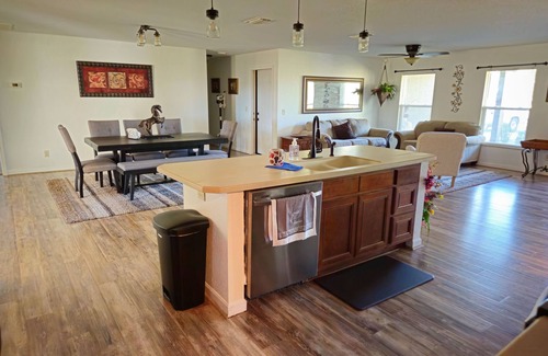 Ocala Other | Entire Home, 5 minutes to WEC and FAST, 3bd, 3 bath FENCED 1 acre King bed.