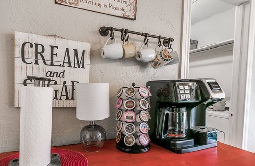 Yukon House | Entire Home in Yukon Near Turnpike, Route 66 and Walmart