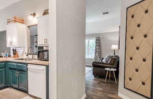 Yukon House | Entire Home in Yukon Near Turnpike, Route 66 and Walmart