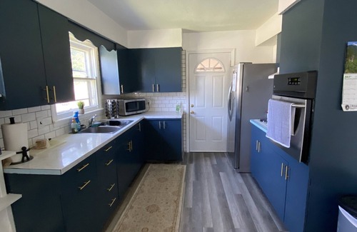L'Anse House | Entire Home with Lakeview