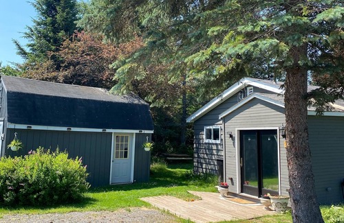 L'Anse House | Entire Home with Lakeview