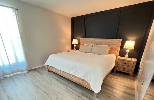 Savannah House | Entire Home with Private Pool! 🐕 friendly! 3bd, 2 bath.