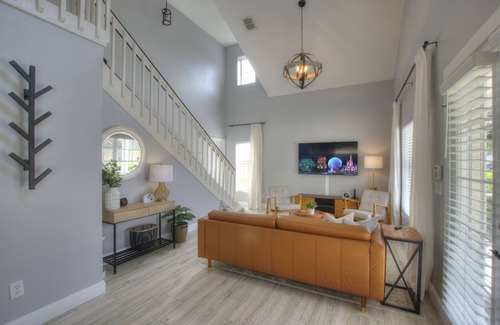 Bridgewater Crossing House | Entire House - 20 mins to Disney with game room and private pool