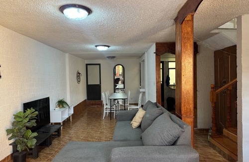 Nezahualcoyotl House | Entire house 8 minutes from the Impulsora metro
