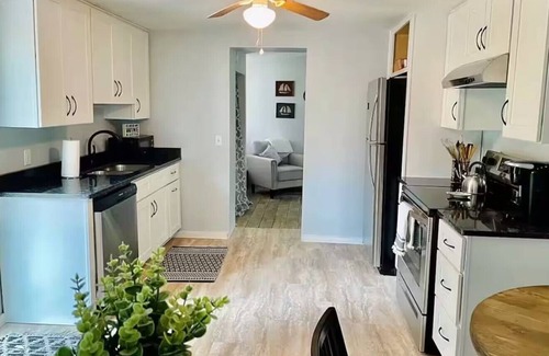 Town of Richmond House | Entire House with private lake access and hot tub!