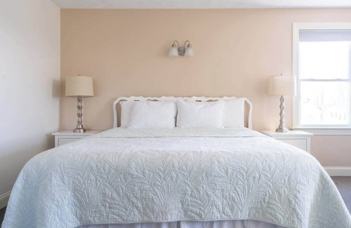 Middletown Hotel | Entire Inn Block & restaurant!