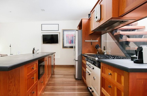 North Adelaide House | Entire Luxury Character Home - CBD