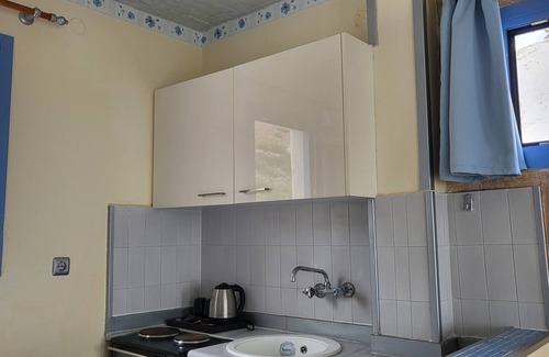 Piskopiano Condo | Entire private suite unit sea view
