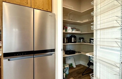 Baker City House | Entire Scenic Views Estate, Gorgeous 6 Bdrm, 5.5 Bath, Local Golfing 50% Off!
