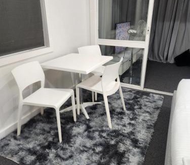 Clontarf Apartment | Entire Studio Apartment - self check-in