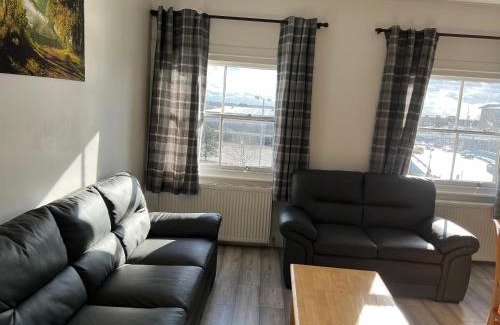 Great Yarmouth Apartment | Entire Two Double Bedrooms Flat with River Yare View H6