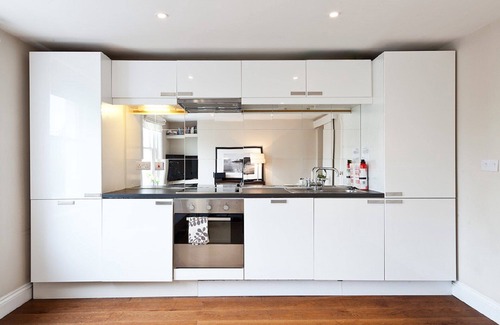 Islington House | Entire Victorian Mansion 7 bedrooms 3 bathrooms terraces & balcony
