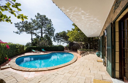Malveira da Serra Villa | Entre Rochas Pool House by The Getaway Collection
