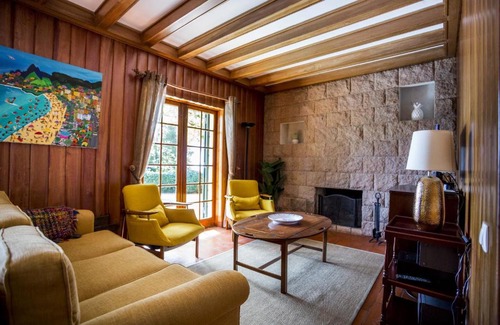 Malveira da Serra Villa | Entre Rochas Pool House by The Getaway Collection