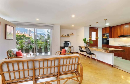 Lalinde Apartment | |EP| Homey Studio w/Views, Balcony, Workspace, Gym